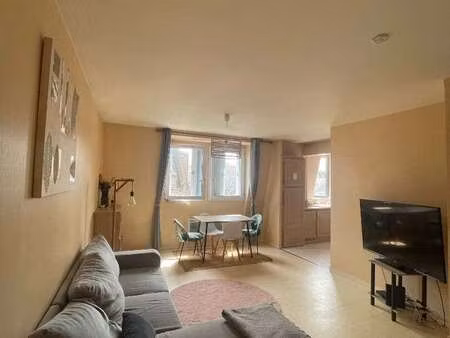 location appartement 4 pièces à la ferté-bernard (72400) : à louer 4 pièces / 72m² la fert