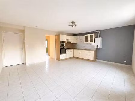 location appartement 2 pièces à montfort-sur-meu (35160) : à louer 2 pièces / 52m² montfor