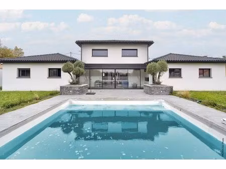 villa contemporaine meublée d'exception avec piscine  grand g