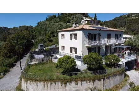 appartement / bas de villa 4 pièces avec terrasse  jardin et garage