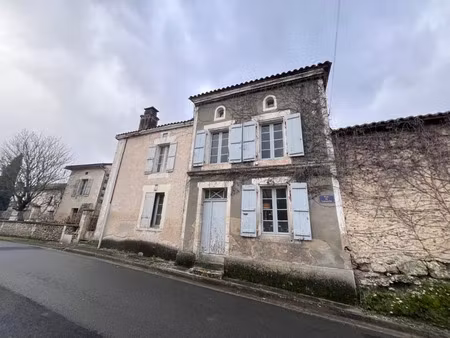 vente maison 3 pièces 93 m² à montmoreau-saint-cybard (16190)  79 840 €