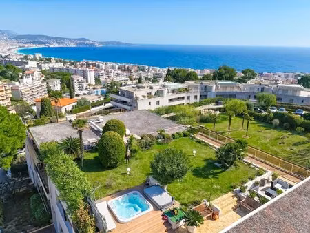 nice ouest/penthouse / vue imprenable / 4pieces 125m2 / jardin 330m2 /jacuzzi/ double...