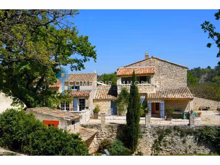 propriete 9pièce(s) 6chambre(s) 245 m² murs (84220)