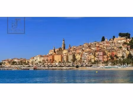 menton  côte d'azur. villa avec piscine et vue mer