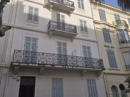 location appartement 1 pièce 29 m² à cannes (06400)