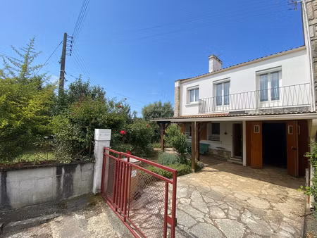 maison de ville avec 4 chambres  garage et extérieur