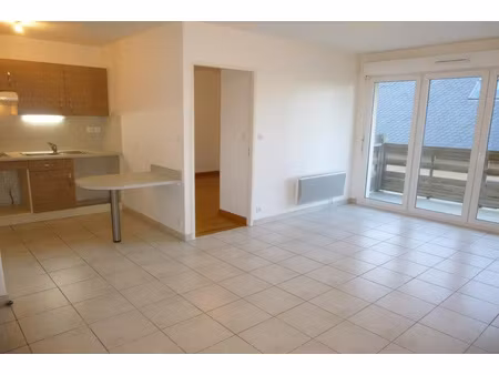 location appartement 2 pièces 39m² rieupeyroux 12240