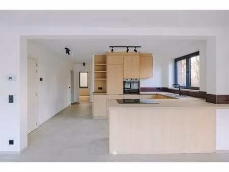 appartement te huur in sint-niklaas met 2 slaapkamers