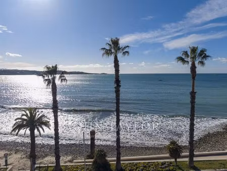 villa à 50 mètres de la plage  vue panoramique et port à pieds - bandol