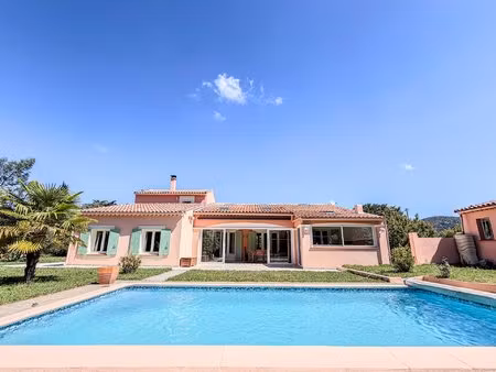villa t6 130 m2 avec piscine et terrain de 1 335 m2