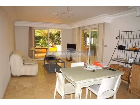 f3 de 64 m2  terrasse 70 m2  cave et garage