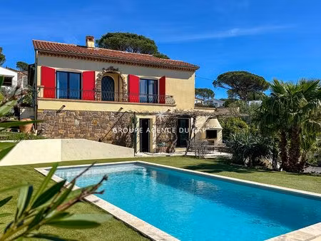 a vendre villa de charme 4 chambres terrain plat piscine parking proche mer aux issambres