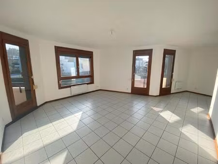 location appartement 3 pièces 82m²