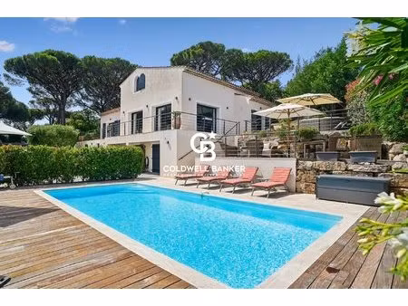 belle villa moderne sur les hauteurs de sainte-maxime (var)