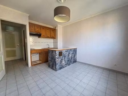 aubagne studio t1 avec place de parking