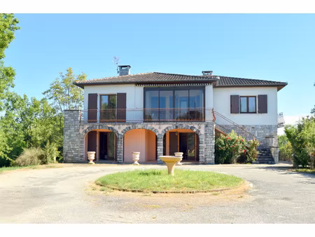 maison t9 250 m² 6800 m² de terrain