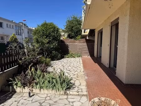 a vendre - appartement t3 rez de chaussée