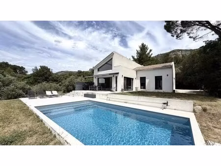 villa t4 exceptionnelle : un paradis provençal à vauvenargues