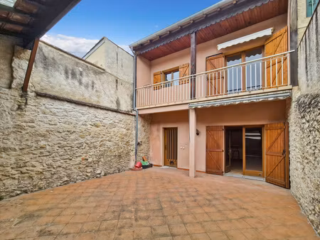 maison de ville t3/t4 de 109m2 avec grand patio et balcon