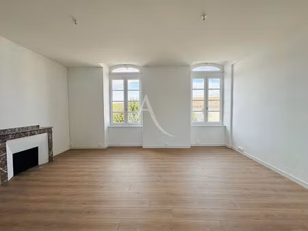 appartement 2 chambres entierement renove a bram