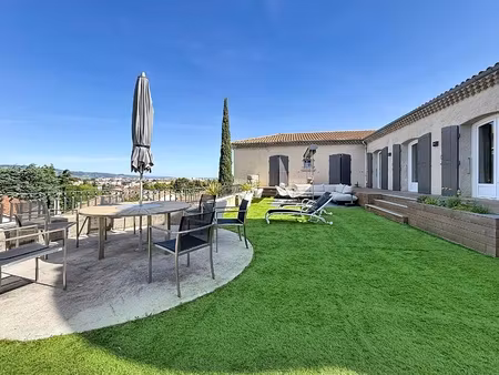 maison 7 pièces - 300 m²