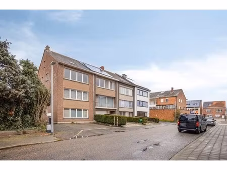 opbrengsteigendom met drie appartementen