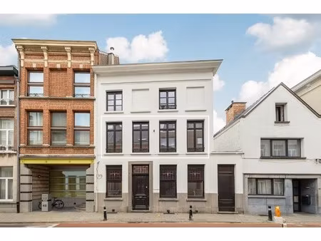 gerenoveerd appartement met zonovergoten dakterras op toplocatie in lier