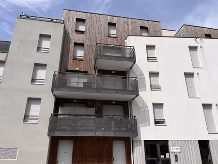 saint herblain tillay - appartement t2 avec balcon et double
