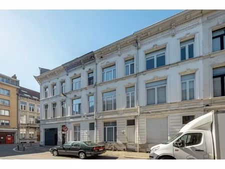 karaktervolle burgerwoning met potentieel in geliefde buurt