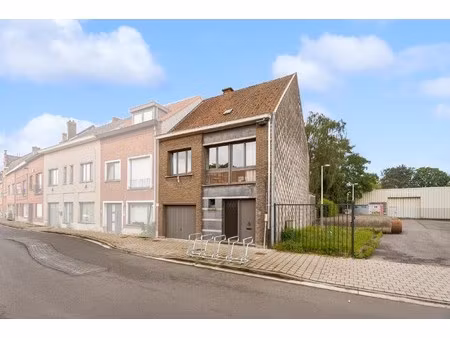 te renoveren woning met ruime tuin in gent