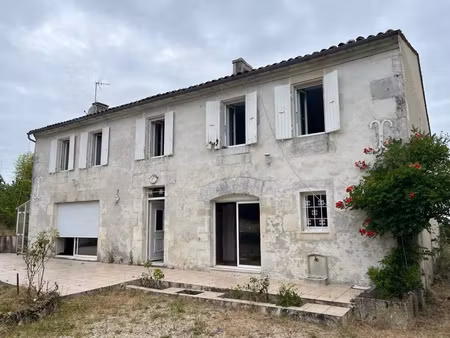 vente maison 5 pièces 243 m² salles-d’angles (16130)