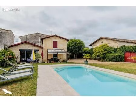 maison 7 pièces 250 m²