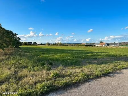 terrain 680 m² la croix en touraine