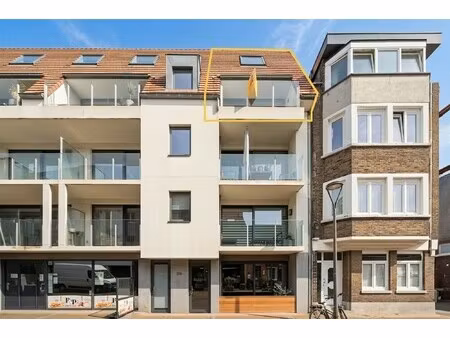 duplex met 3 slaapkamers  2 badkamers en zonnige terrassen