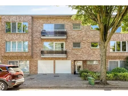 instapklaar gelijkvloers app. met 3 slks  dubbele garage en tuin!