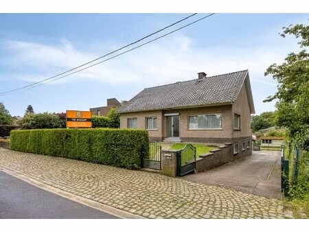 ruime vrijstaande woning met potentieel
