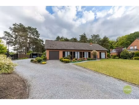 gelijkvloerse woning op een perceel van 1.995 m2 te balen