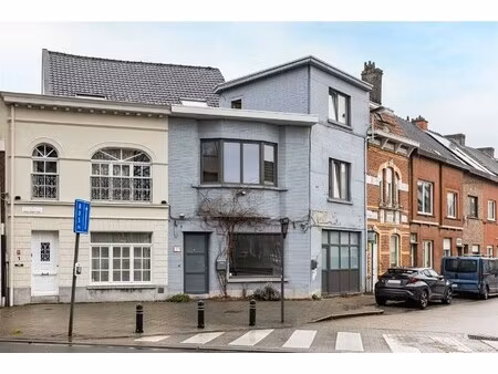 instapklare woning met 4 kamers en koer in gent