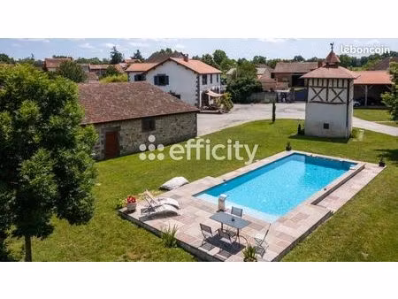 maison 8 pièces 306 m²