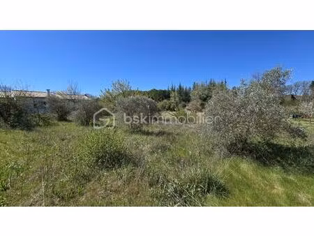 terrain de 2 294 m² à ansouis