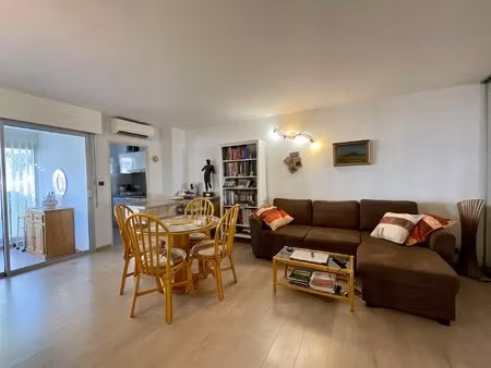 agde - appartement t2 avec terrasse  cellier et parking