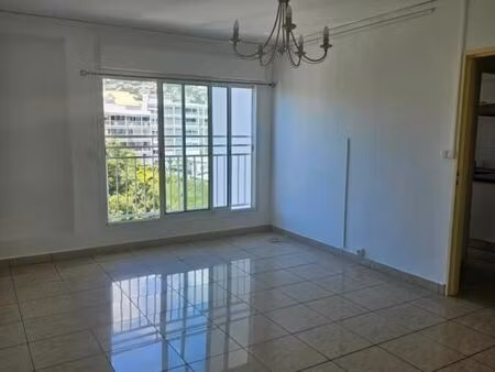 appartement 5 pièces 77 m²