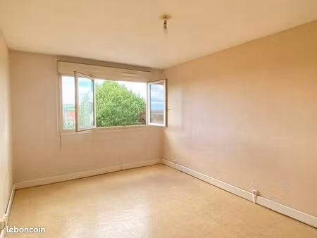 studio 1 pièce 28 m²