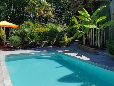 maison - 6 pièces - 195m²