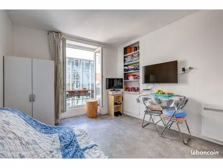 paris 9e - trinité - studio 15 44 m² rénové 2025 - dpe c - bail en place - 487 eur/mois