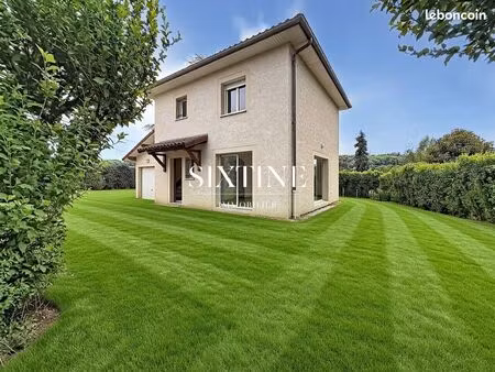 villa 5 pièces 93 m²