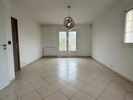 appartement f3 lumineux 72m² traversant + combles + 2 balcons + parking - neuilly sur marn