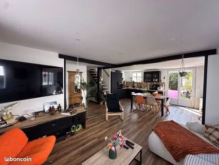 maison 131 m² rénovée 2025 – 4 chambres – jardin sans vis-à-vis – dépendance aménagée – ce