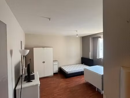 studio meublé de 23 m² avec place de parking