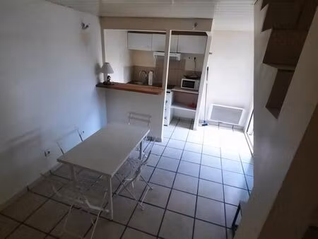 a louer t2 duplex biscarrosse à l'année 530 tcc